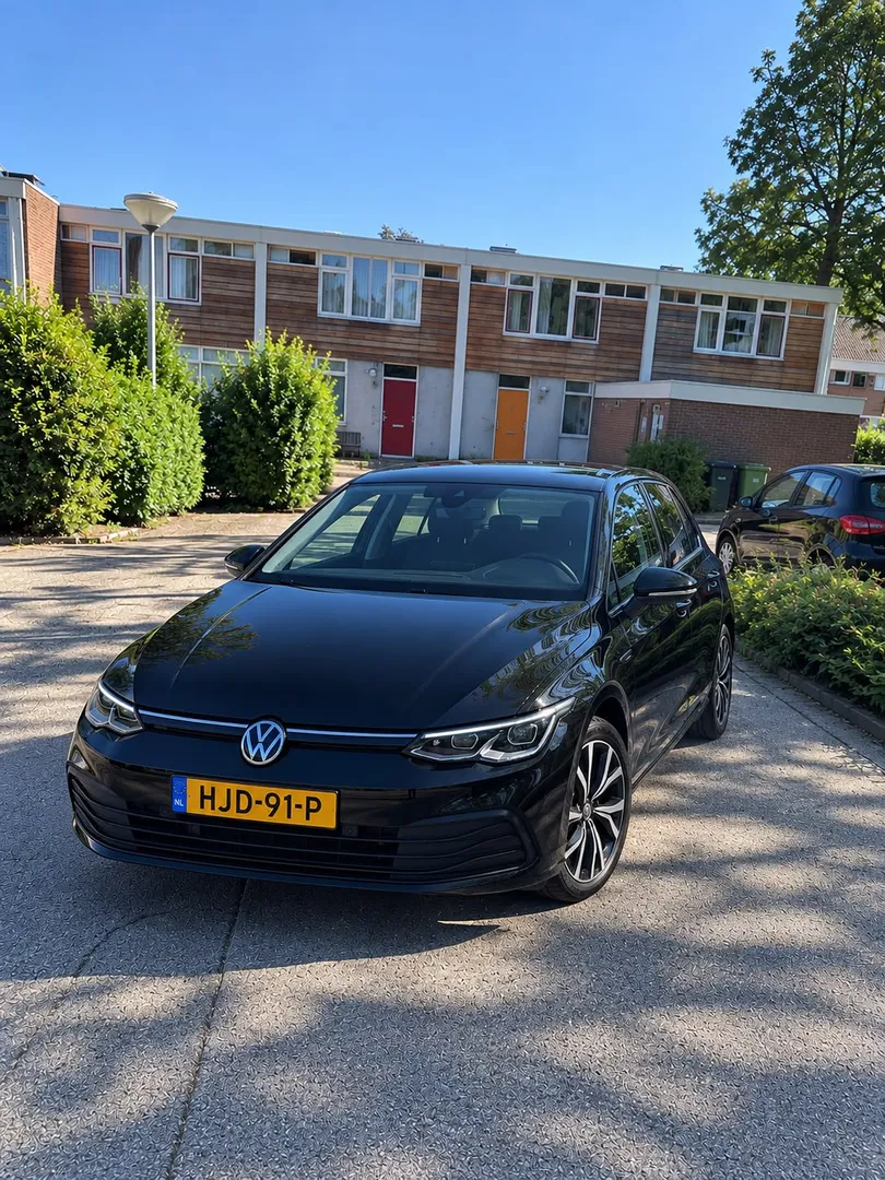 Lesauto van Rijschool Gearshift voorzien van alle rijhulpsystemen